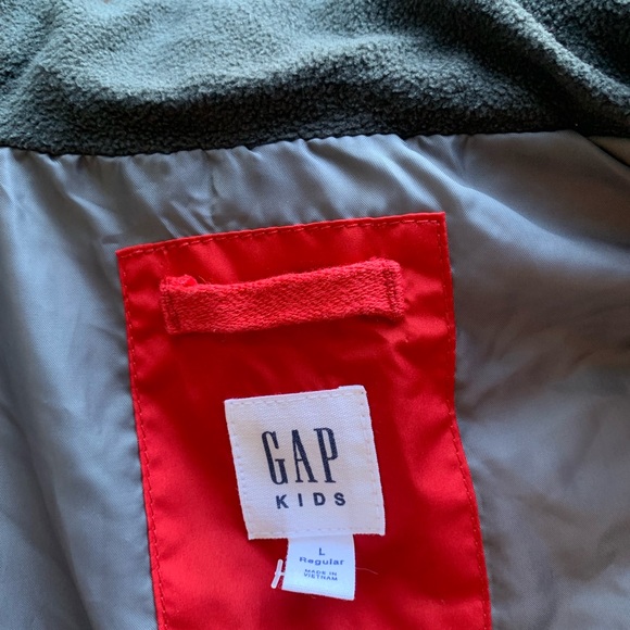 GAP Kids Vibrant Red Quilted Vest - Picture 3 of 5